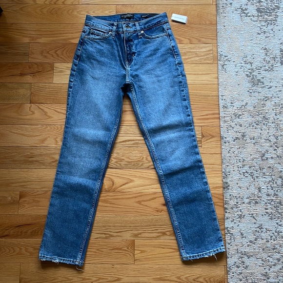 Banana Republic Women’s denim blue jeans - Picture 1 of 4